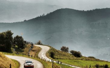Bernardo Sousa e Hugo Magalhães conquistam 2º lugar no Rali de França/Alsácia