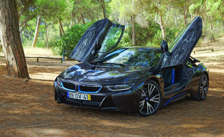 BMW i8 vira um poderoso sistema de mineração com seis RTX 3080