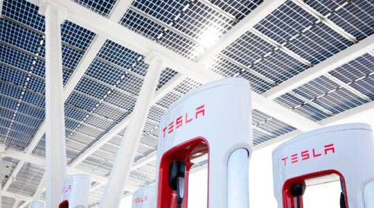 ©Tesla | Supercharger
