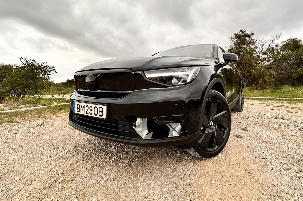 ©MotorMais | Volvo EC40 Black Edition