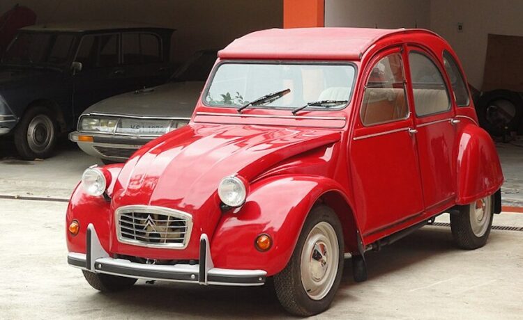 ©Jason Vogel / Wikimedia Commons | Citroen 2CV