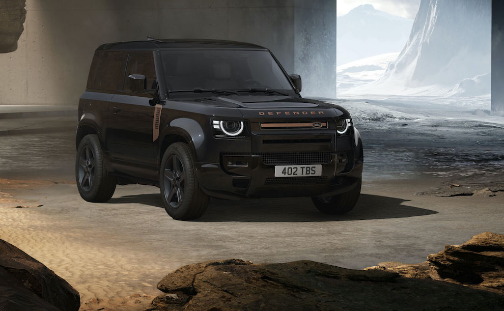 ©Land Rover | Defender Alasia Pack