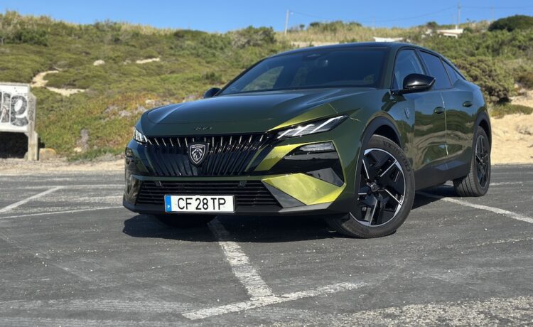 ©MotorMais | Peugeot E-408 GT