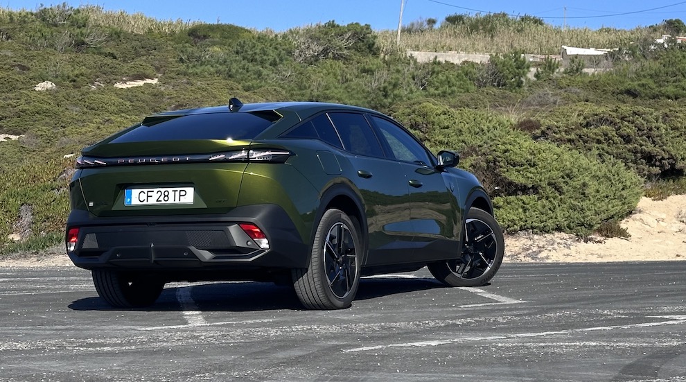 ©MotorMais | Peugeot E-408 GT