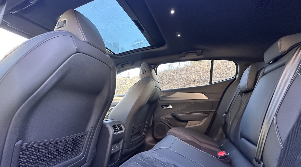 ©MotorMais | Peugeot E-408 GT